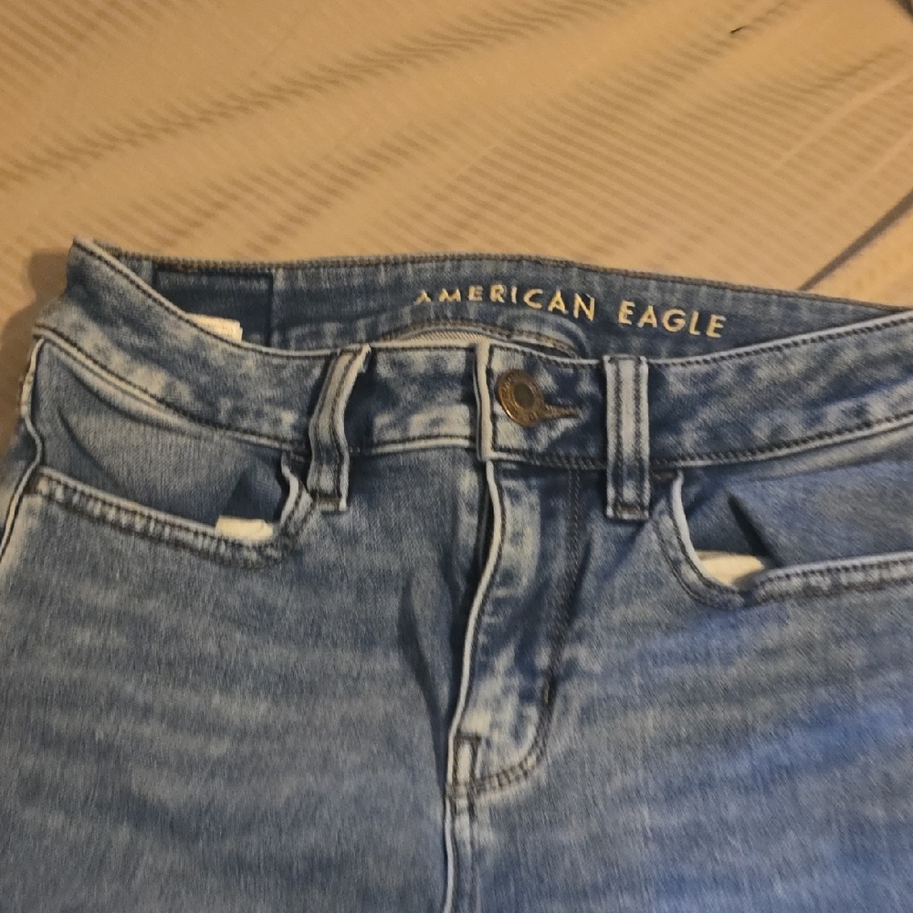 American Eagle Outfitters Women's Light Distressed Blue High Rise Jeans